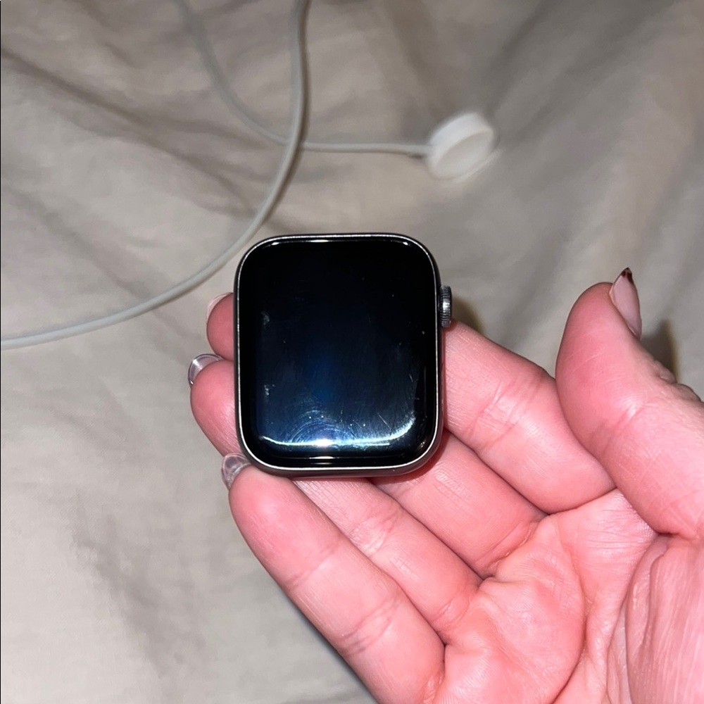 SERIES 5 APPLE WATCH